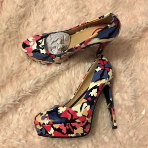 Multicolor heels